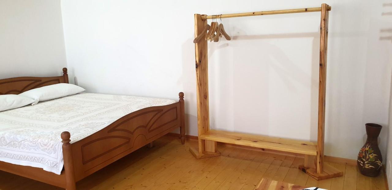 Bujtina Peshtan Guesthouse&Camping Tepelene Exteriör bild
