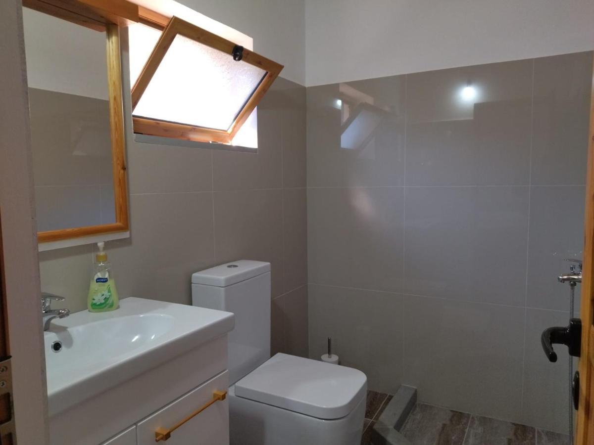 Bujtina Peshtan Guesthouse&Camping Tepelene Exteriör bild